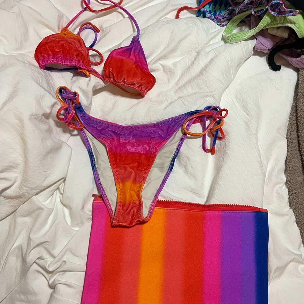 Triangl Multicolor Bikini Set
